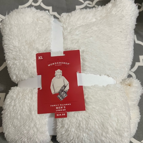 Christmas - Wondershop- Men's Pajama Set - Picture 2 of 4